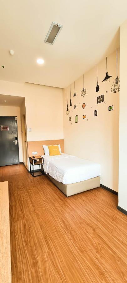 קוטה קינבלו Qlio Hotel מראה חיצוני תמונה