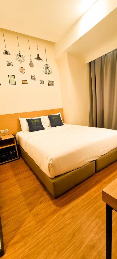 קוטה קינבלו Qlio Hotel מראה חיצוני תמונה