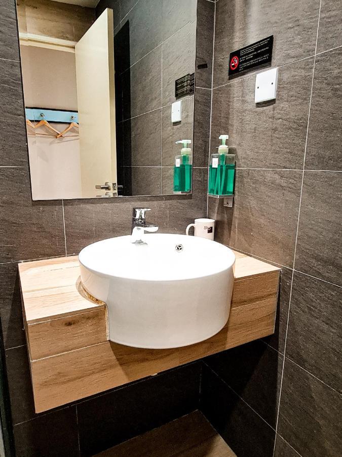 קוטה קינבלו Qlio Hotel מראה חיצוני תמונה