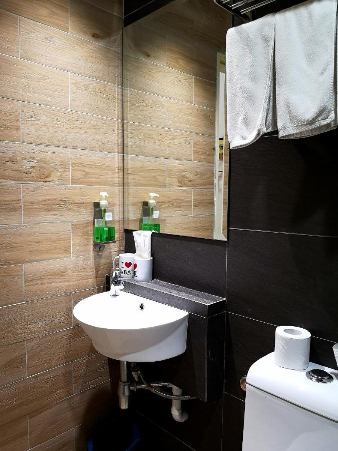 קוטה קינבלו Qlio Hotel מראה חיצוני תמונה